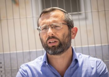 مسؤول في المستوطنين يدعو إلى الإطاحة بنظام بينيت