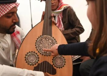 إليانا محمود.. مُدرسة صوت شابة لتطوير مهارات عشاق الغناء في السعودية