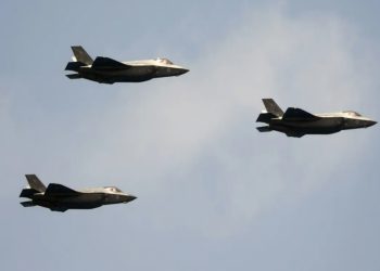 مقاتلون إسرائيليون يقومون بمناورات تحاكي هجومًا في إيران