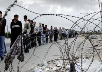 الاحتلال يعلن زيادة حصة تصاريح عمال قطاع غزة إلى 14 ألف