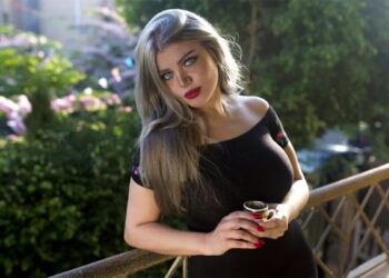 ياسمين الخطيب تتهم "ملائكة الرحمة" بسرقة مجوهراتها