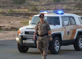 السعودية.. القبض على شخصين اعتديا على موظف بمركز تسوق