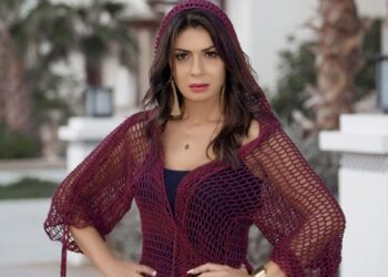 بعد "الجونة".. فستان نجلاء بدر يثير الجدل مجددًا