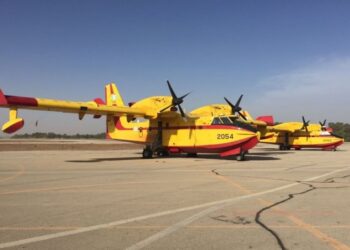 إسرائيل ترسل طائرات لإخماد الحرائق في شمال قبرص