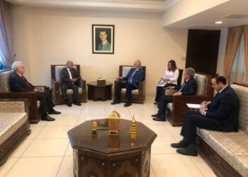 تفاصيل اجتماع نائب وزير الخارجية السوري مع وفد فلسطيني برئاسة أبو هولي