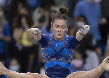 3-time All-American moving to Arkansas