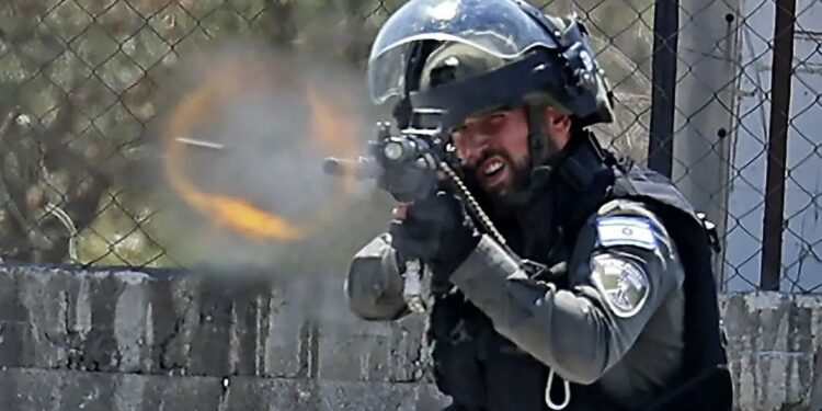 Palestinian shot dead by Israeli shots in Qalqilya: MEDICS 