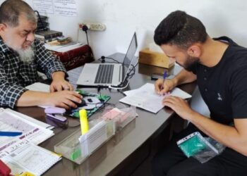 وزارة العمل توقع عقود المرحلة الثانية من مشروع “الصمود”