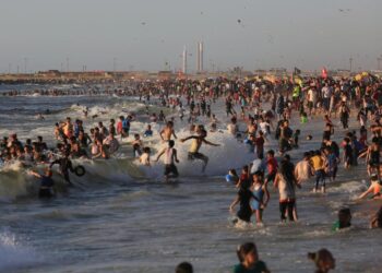 بلدية غزة : تحسن كبير طرأ على جودة مياه الساحل