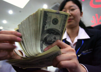 Dollar at 20-year highs against Yen