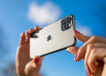 دائرة “الجرائم الإلكترونية ” بالمباحث العامة  تضبط “7” هواتف خلوية مسروقة