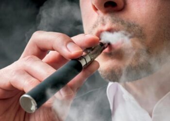 الاتحاد الأوروبي يسعى لحظر بيع منتجات السجائر الإلكترونية ذات النكهات