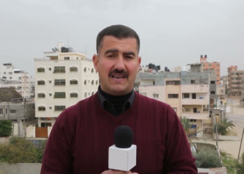 قناة الوطنية “الجزائرية” تمنح الصحفي الفلسطيني الزعنون وسام الأمانة   