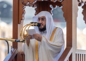 ما حقيقة تكليف الإمام بندر بليلة بخطبة عرفة بدل الشيخ محمد العيسى؟