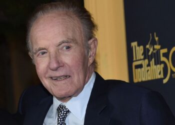 رحيل أحد أبطال فيلم "العراب".. من هو الممثل الأمريكي جيمس كان؟