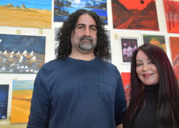 نجل أسامة بن لادن يقيم معرضا فنيا في فرنسا