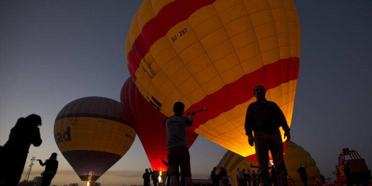 Egypt resumes its balloon flight over Luxor after the accident