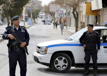 الأردن.. شخص يطعن زوجته أمام محكمة في الكرك