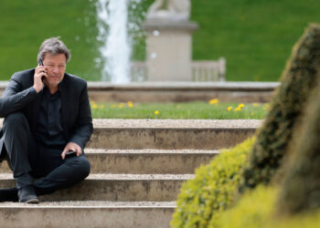 Germany appeals for sanctions against Russia - Bloomberg