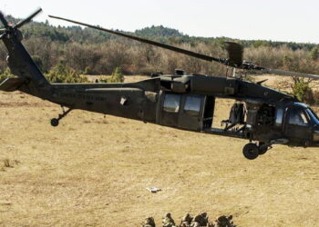 مقتل 14 شخصا بتحطم هليكوبتر عسكرية في المكسيك