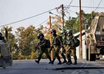 IOF kidnaps 7 Palestinians in West Bank