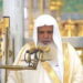 تعاطف واسع مع بكاء الشيخ الحذيفي إمام الحرم النبوي قبل صلاته على والدته 97 تعاطف واسع مع بكاء الشيخ الحذيفي إمام الحرم النبوي قبل صلاته على والدته
