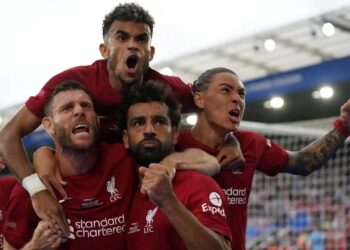 Salah and Núñez seal Community Shield glory