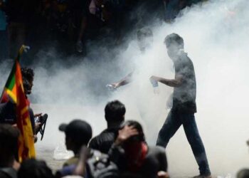 سريلانكا تغرق في الفوضى.. حظر تجول ووعود بتسليم قصر الرئاسة