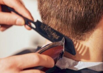 هل يجوز حلق الشعر للمضحي ؟