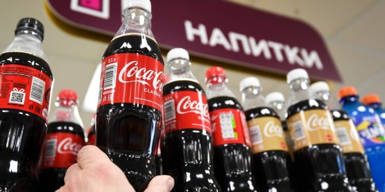 Coca-Cola does not want to leave Russia