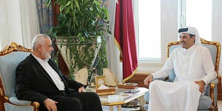 " هنية " يتلقى موافقة من " قطر " لإعادة اعمار البيوت المدمرة