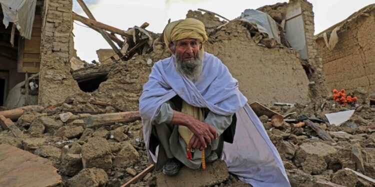 زلزال قوي يضرب قرب منطقة هندوكوش في أفغانستان