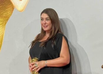 كندة علوش خلال مشاركتها في مهرجان فينيسيا السينمائي الدولي بدورته الـ 79