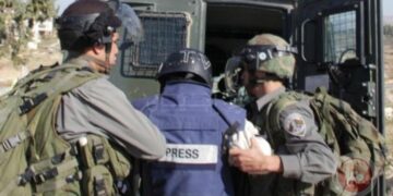 L’occupation détient un militant et trois journalistes dans la vieille ville de Hébron 7 L’occupation détient un militant et trois journalistes dans la vieille ville de Hébron