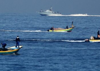 La marine israélienne cible des pêcheurs dans le sud de la bande de Gaza
