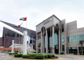 الإمارات.. شركة أجرة تقاضي سائقا ارتكب مخالفات بقيمة 3800 دولار