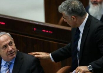 استطلاع: معسكرا لابيد ونتنياهو لن يحصل أي منهما على 61 مقعدا