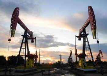 Oil prices continue to decline as supplies increase