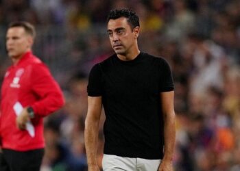 أول تعليق من تشافي بعد خسارة برشلونة أمام بايرن ميونيخ