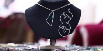 فرح العجل تُعيد الحياة للأسلاك الباهتة 40 فرح العجل تُعيد الحياة للأسلاك الباهتة