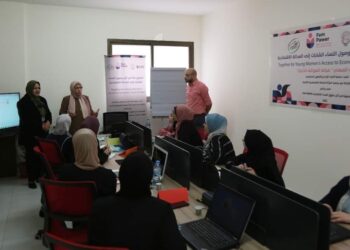 جمعية أمجاد للابداع والتطوير المجتمعي تفتتح برنامجها التدريبي”برمجة وصيانة الهواتف الذكية”