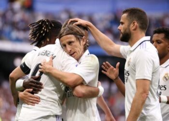 عشاق الكلاسيكو على موعد مع مباراة بين ريال مدريد وبرشلونة مساء اليوم