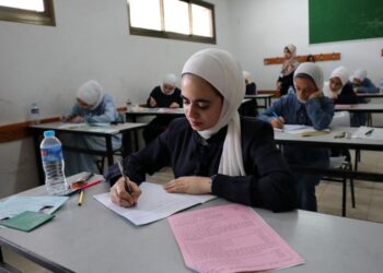 المحافظة الوسطى تحصد 7 مراكز أولى في الثانوية العامة، تعرف عليهم