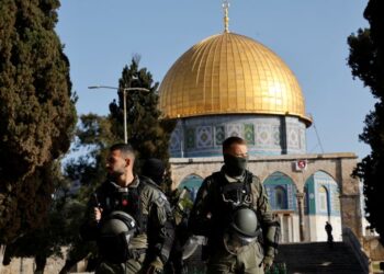 مستوطنون يقتحمون المسجد الأقصى بقيادة المتطرف غليك