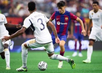 برشلونة يُحقّق فوزًا عريضًا ويسحق ريال مدريد بثلاثية نظيفة