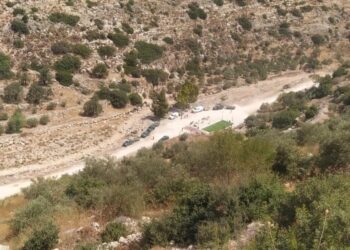 الاحتلال يهدم متنزها ويحطم أشجارا غرب سلفيت