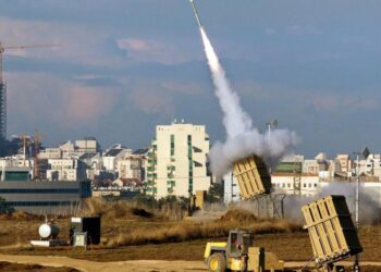 الاحتلال يزعم إسقاط مسيرة للمقاومة جنوب القطاع بصواريخ القبة الحديدية