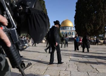 أوقاف القدس تدين اعتداء الاحتلال على المصلين