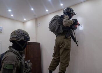 الاحتلال يشرع بإجراءات هدم منزل منفذ عملية تل أبيب