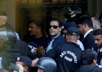 الحكم على رئيس الوزراء الباكستاني السابق عمران خان بالسجن 3 سنوات بتهمة الفساد